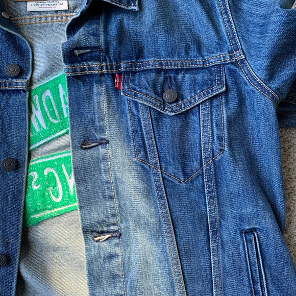 Levi’s Premium Denim Custom Trucker Jacket - Picture 6 of 6
